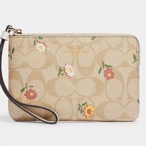 Coach Signature Ditsy Corner Zip Wristlet